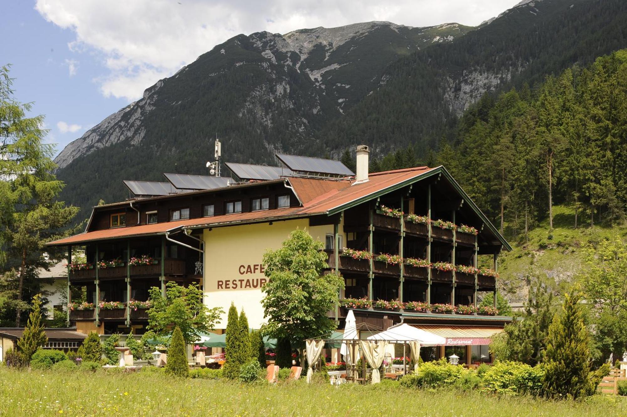 Geniesserhotel Alpin Gmbh Achenkirch Exterior photo
